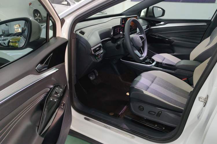 Used Volkswagen ID.4 CROZZ 2022 Long-Range PURE+ Edition