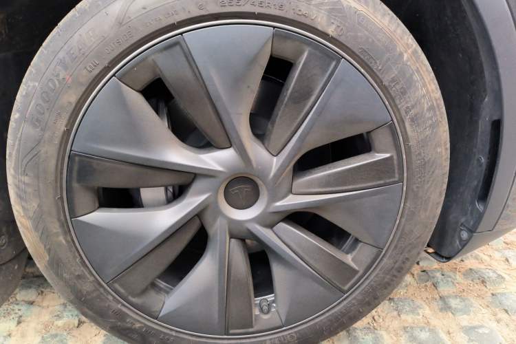 Used Tesla Model Y 2025 Rear-Wheel Drive First Edition