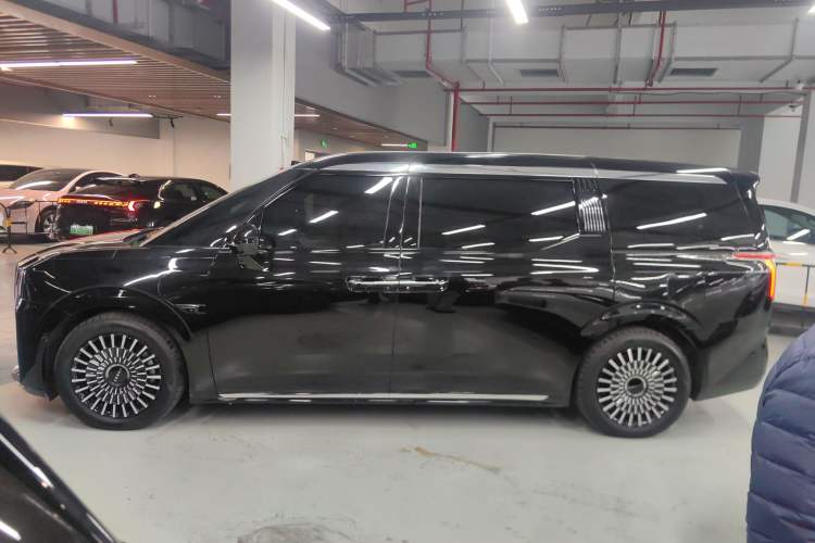 Used Zeekr 009 2024 Six-Seat Executive Version 4WD 140 kWh
