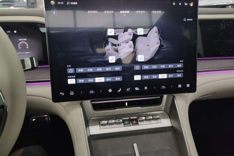 Used Denza Z9 2024 630 km All-Wheel Drive Max Version