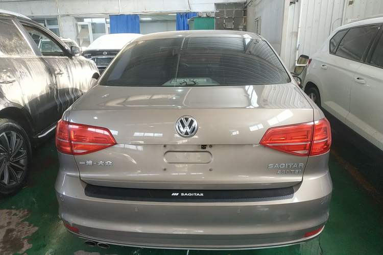 Used Volkswagen Sagitar 2016 230TSI 25th Anniversary Edition
