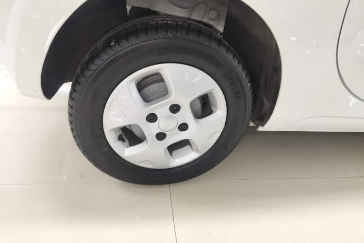 Used Roewe Clever 2021 302 km New Four-Seater Super-Efficient Version