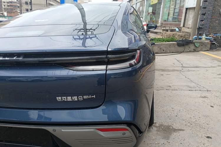 Used Geely Galaxy Galaxy 8 2025 130km EM-i Deluxe Edition
