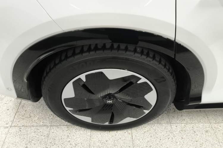 Used  LS7 2023 90 kWh Elite Rear-Drive Version
