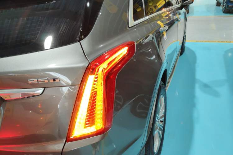 Used Cadillac XT5 2018 25T Luxury Model
