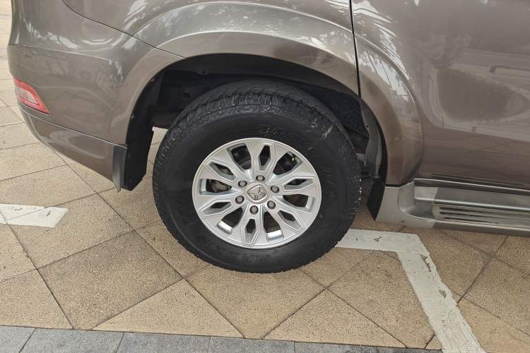 Used JMC Yusheng S350 2013 2.4T Automatic 2WD Diesel Luxury Edition 5 Seats
