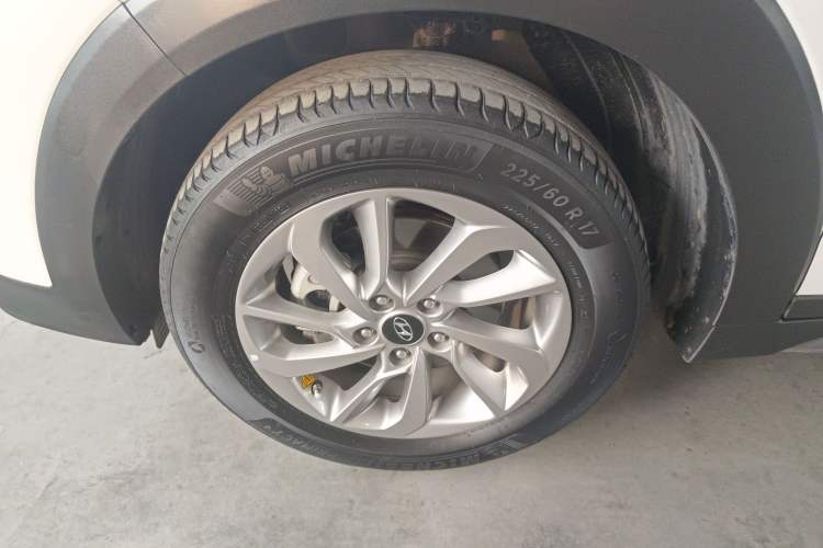 Used Hyundai Tucson 2018 1.6T Dual-Clutch Two-Wheel Drive 15th Anniversary Special Edition