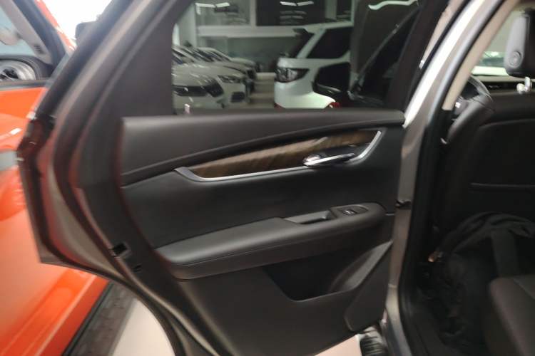 Used Cadillac XT5 2018 25T Luxury Model
