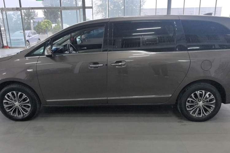 Used Buick GL8 2021 Land Cruiser Executive Class 652T Luxury Model
