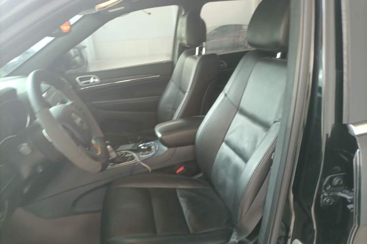 Used  Grand Cherokee 2019 3.0L Elite Navigation Edition
