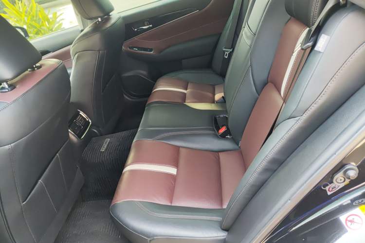 Used Toyota Crown 2017 2.0T Sport Edition
