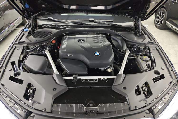 Used BMW 5 Series 2022 Second Facelift 525Li Luxury Package
