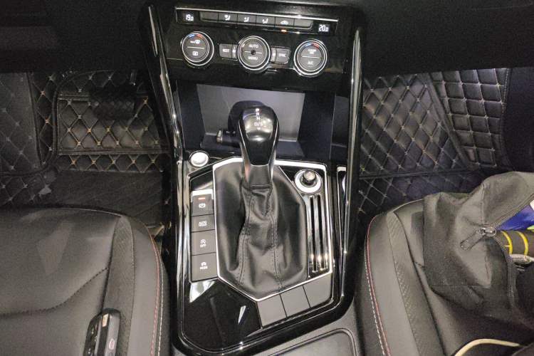 Used Volkswagen Tayron 2019 330TSI Two-Wheel Drive Luxury Model China VI Standard
