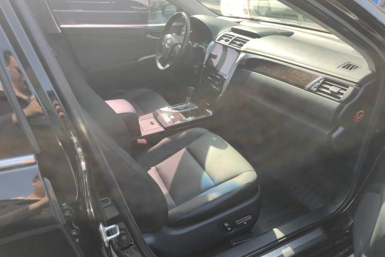 Used Toyota Camry 2015 2.0G Premier Edition