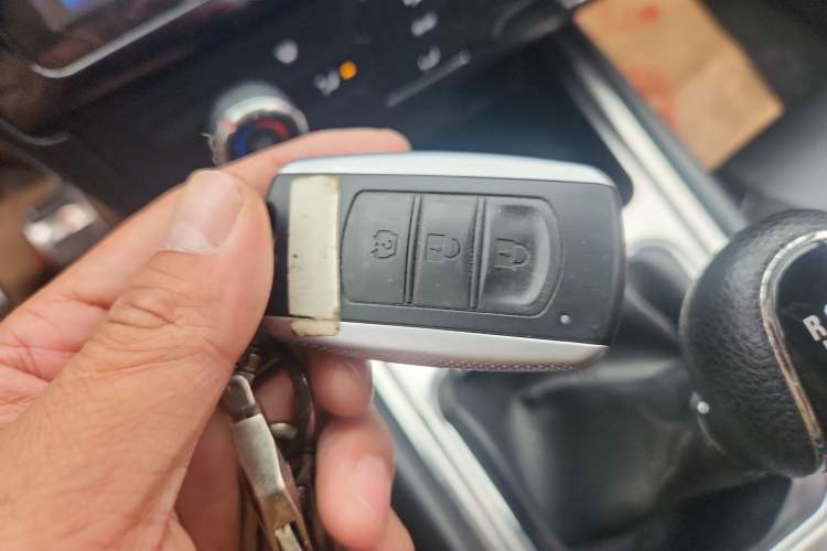 Used Dongfeng Fengon 580 2016 1.5T Manual Luxury Version
