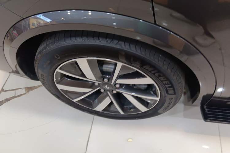 Used Li Auto L8 2023 Max model
