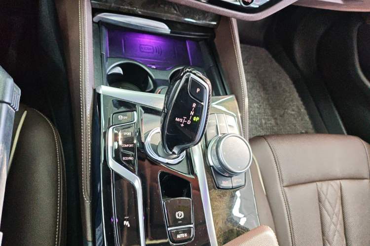 Used BMW 5 Series 2022 Restyled 525Li Luxury Package
