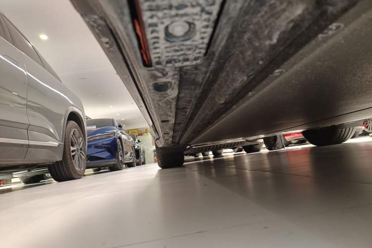 Used  YU7 2025 Ultra-Long Range All-Wheel Drive Pro Version
