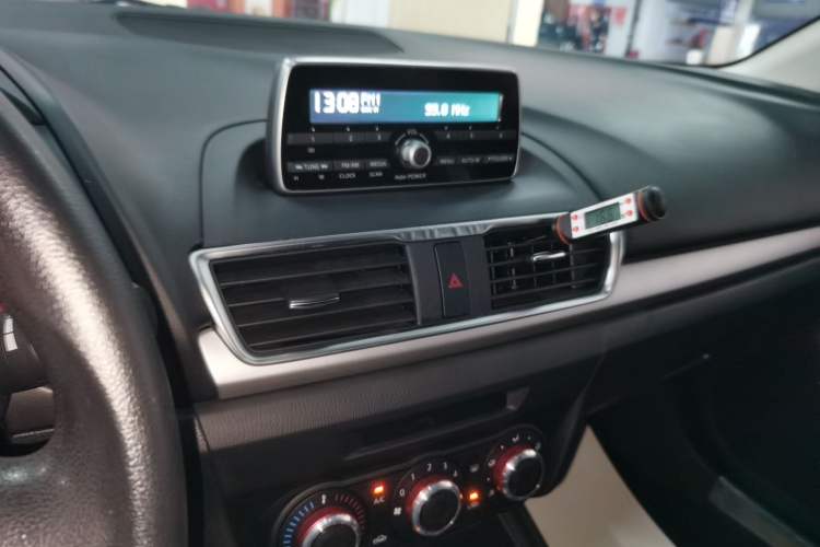 Used Mazda Mazda 3 Axela 2016 Sedan 1.5L Automatic Comfort Model
