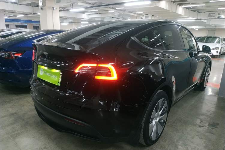 Used Tesla Model Y 2021 Standard Range Rear-Wheel Drive Version