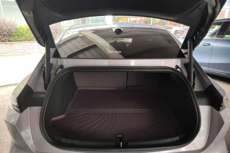 Used Nio ET5 2025 75 kWh