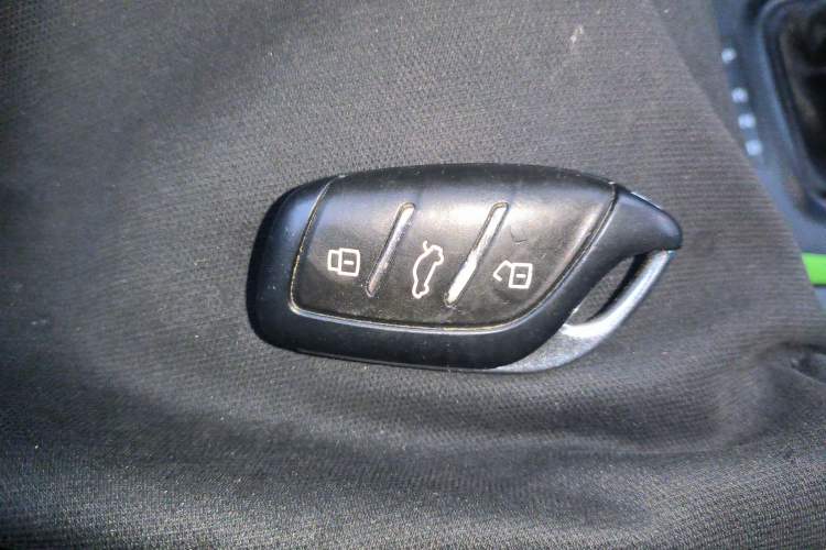 Used Roewe Clever 2021 302 km New Four-Seater Super-Efficient Version
