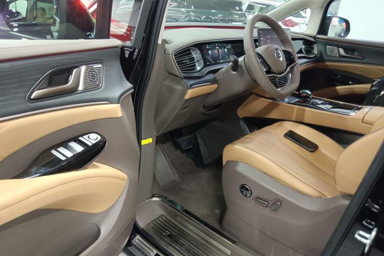 Used Denza D9 2022 DM-i 970 Four-Wheel Drive Flagship Model