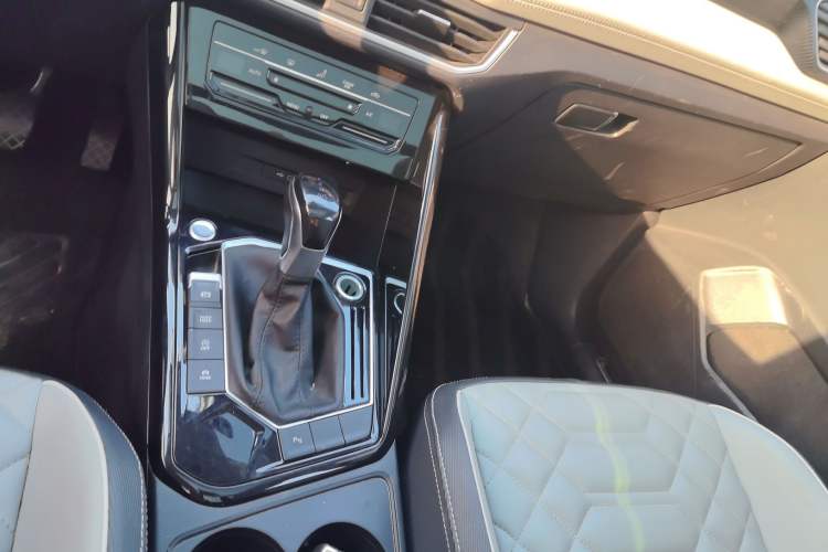 Used Volkswagen Tayron 2023 300TSI Two-Wheel-Drive Luxury Plus Advanced Edition
