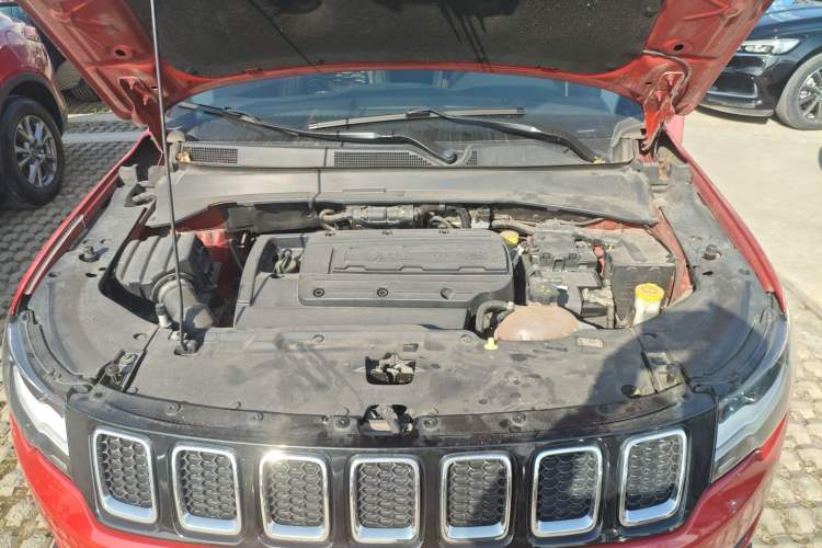 Used  Compass 2017 200T Automatic Family Edition
