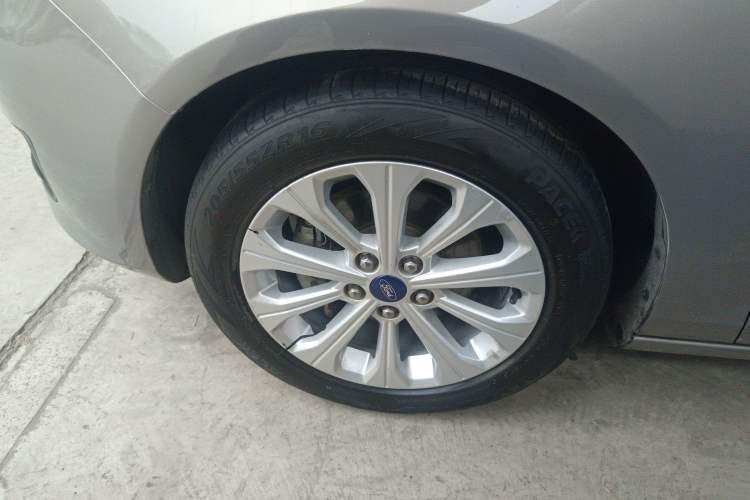 Used Ford Escort 2015 1.5L Automatic Fashion Model