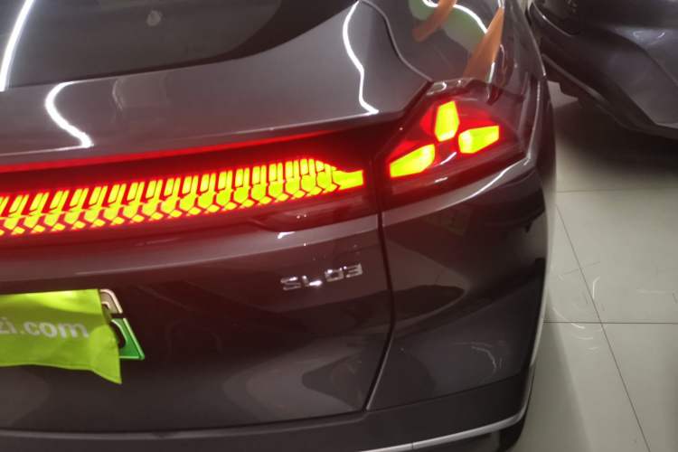 Used  SL03 2023 200Max Range-Extended Version
