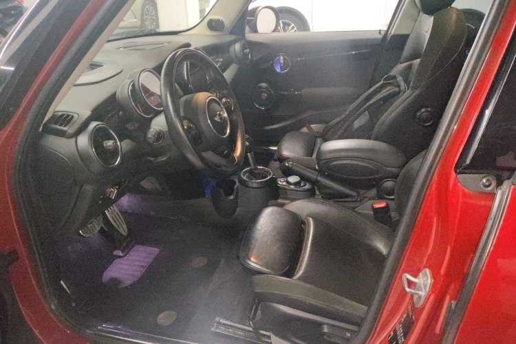 Used  MINI 2016 2.0T COOPER S Pioneer Edition Five-Door Model
