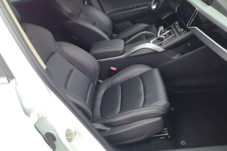 Used Geely Auto Emgrand X7 Sport 2021 Million Edition 1.8TD DCT Two-Wheel Drive Luxury Model
