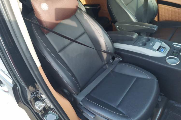 Used Mercedes-Benz Vito 2020 2.0T Elite Version 7 Seats
