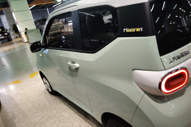 Used Wuling Hongguang MINIEV 2024 3rd Generation 215km Advanced Version
