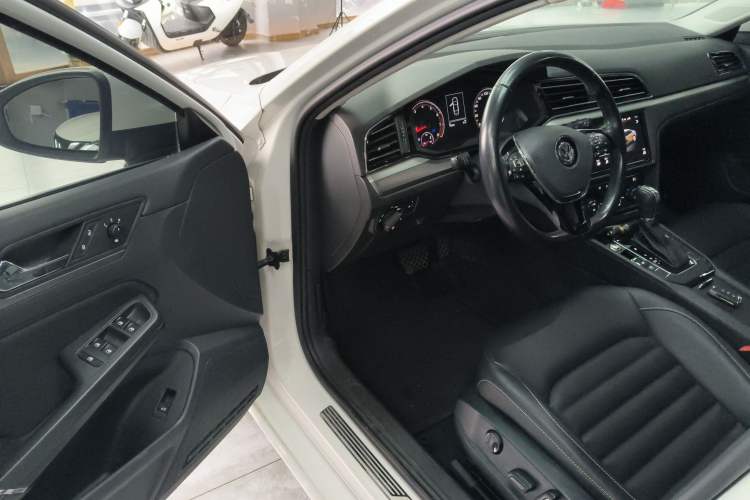 Used Volkswagen Lamando 2019 280TSI DSG Comfort Edition China VI standard
