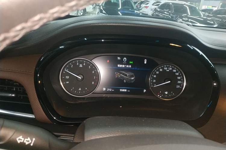 Used Buick GL8 2021 Land Cruiser Executive Class 652T Luxury Model
