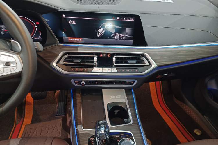 Used BMW X5 2022 Restyled xDrive 40Li Luxury Edition M Sport Package
