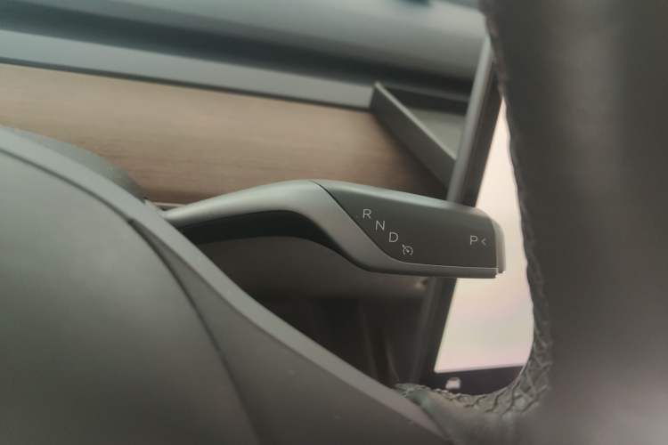 Used Tesla Model Y 2022 Long-Range All-Wheel-Drive Version