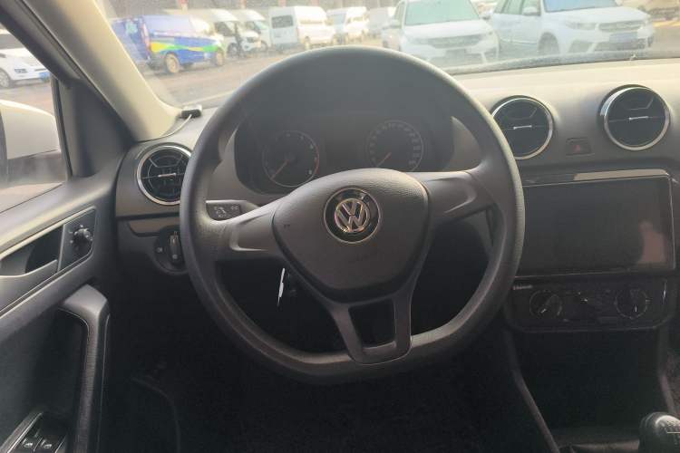 Used Volkswagen Jetta 2017 1.5L Manual Fashion Edition
