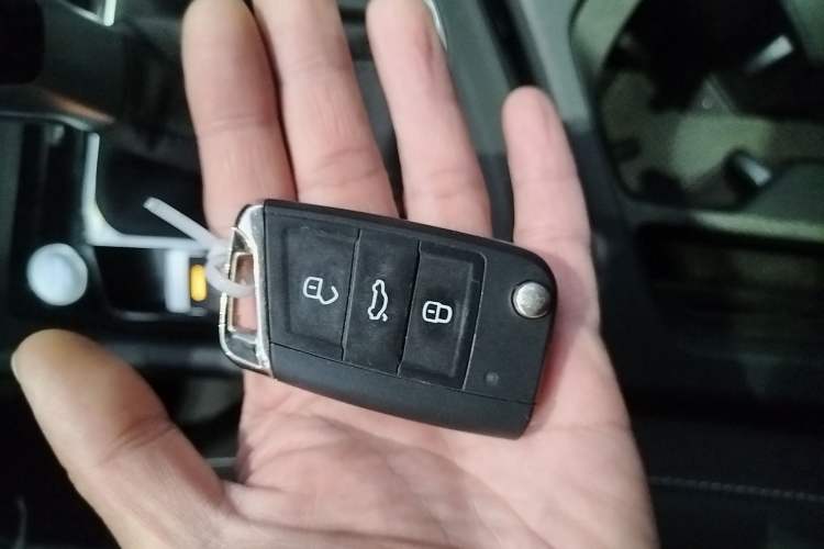 Used Volkswagen Tiguan L 2024 Outstanding Model 330TSI Automatic Two-Wheel Drive R-Line Dragon Glory Edition