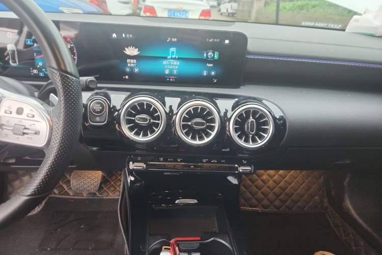 Used Mercedes-Benz A-Class 2022 Restyled A 200 L Sport Sedan Fashion Version
