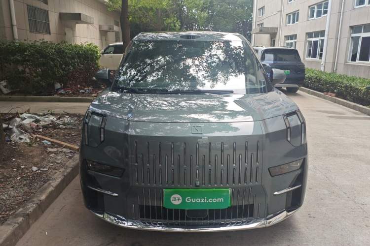 Used Zeekr 009 2024 Six-Seat Executive Version 4WD 108 kWh
