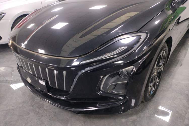 Used Hongqi E-QM5 2023 Base Travel Edition
