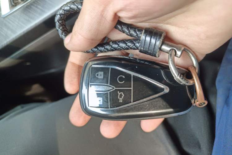 Used Changan UNI-V 2022 1.5T Prestige Version