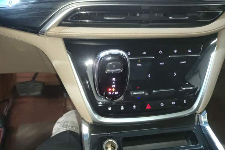 Used Buick GL8 2020 ES Land Cruiser 653T Luxury Edition