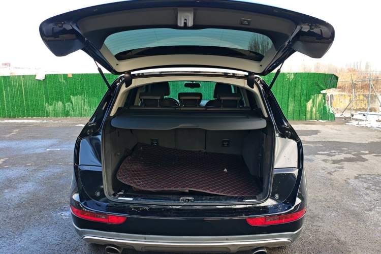 Used Audi Q5 2018 Collector's Edition 40 TFSI Technology Model
