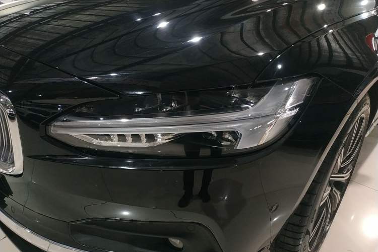 Used Volvo S90 2025 B5 Zhiya Luxury Edition
