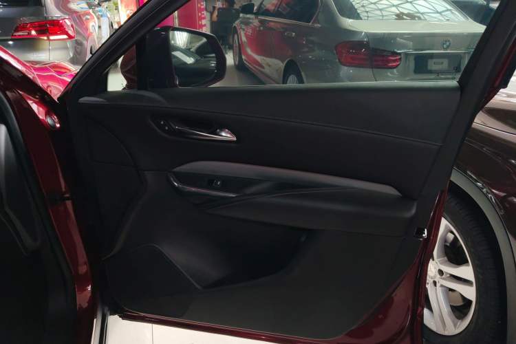 Used Cadillac XT4 2018 28T Two-Wheel Drive Leading Version