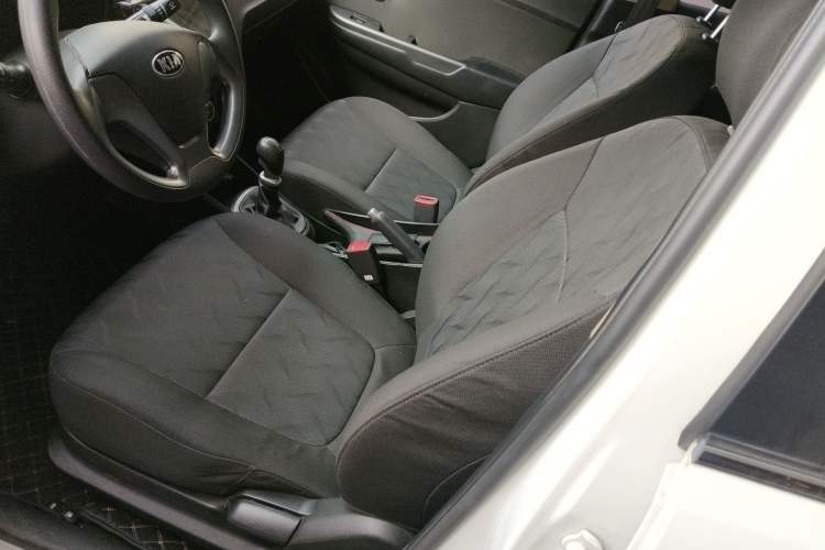 Used Kia K2 2015 Sedan 1.4L MT GLS
